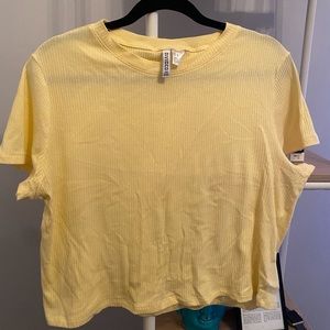 Light yellow t-shirt from hm in size XL